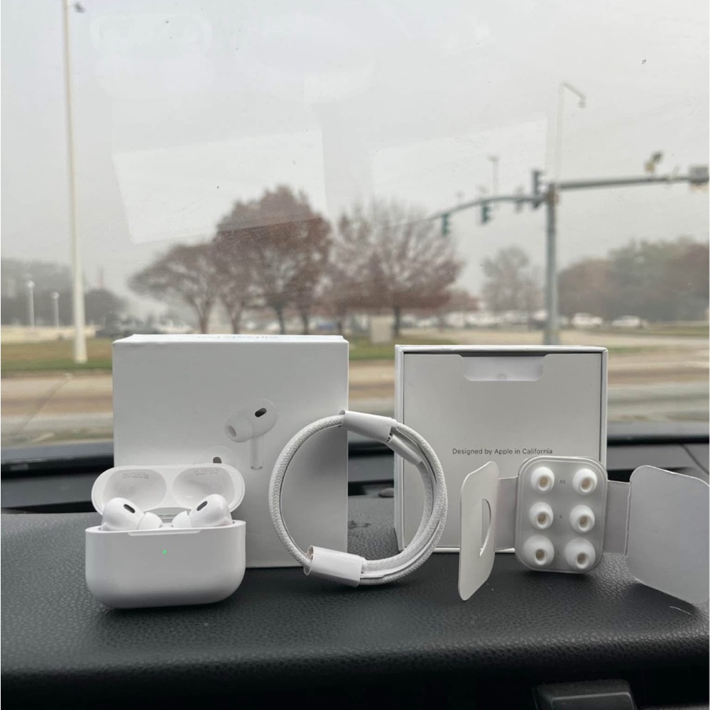 Apple AirPods Pro with Charging Case